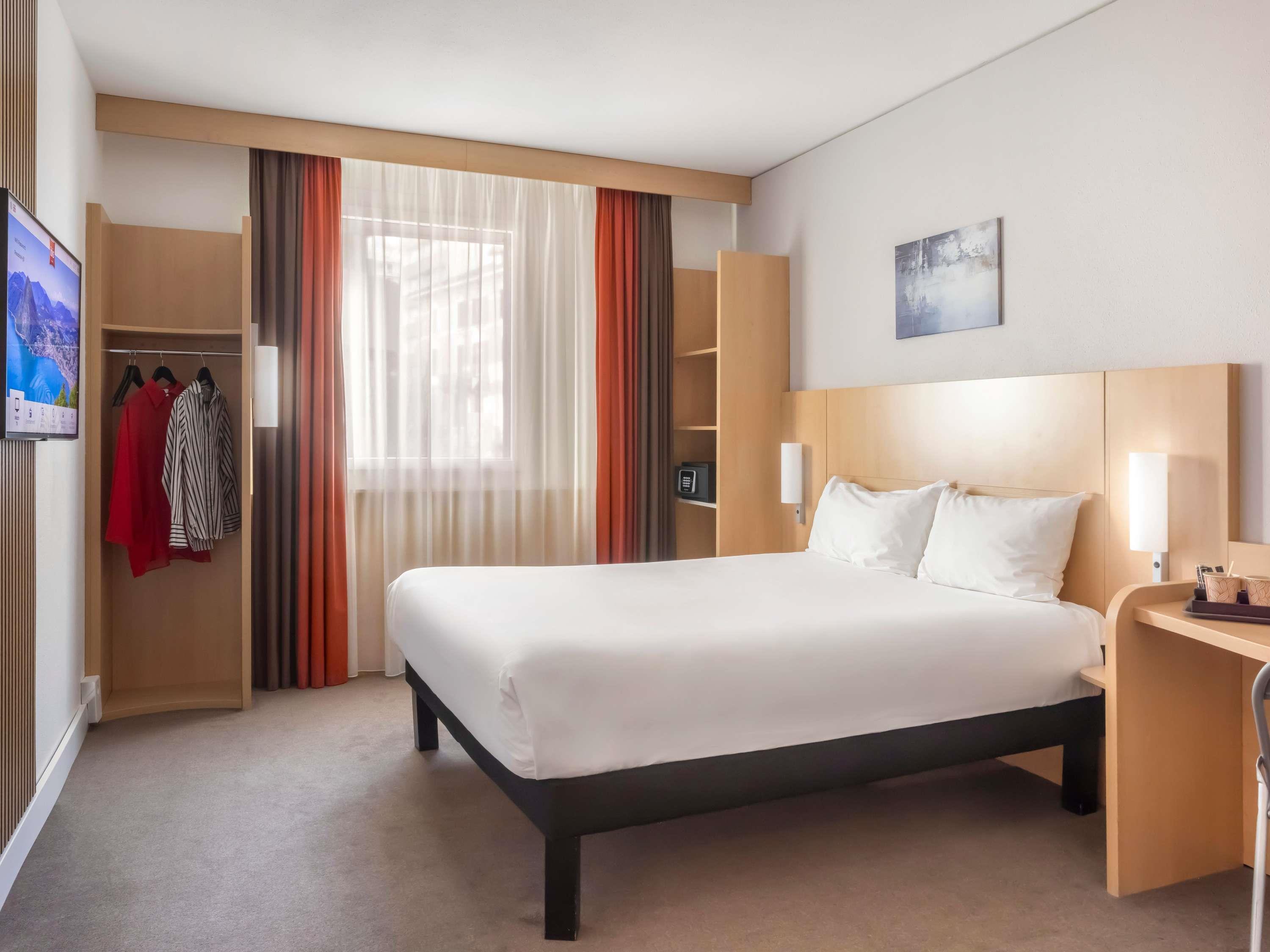 ibis Lugano Paradiso by null