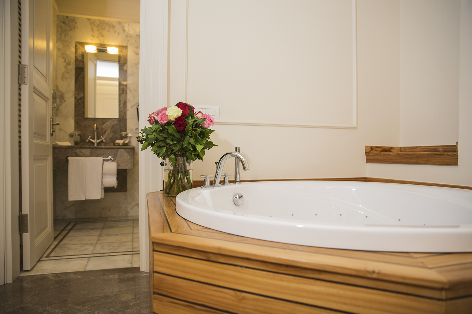 Corinne Hotel – Boutique Class by null