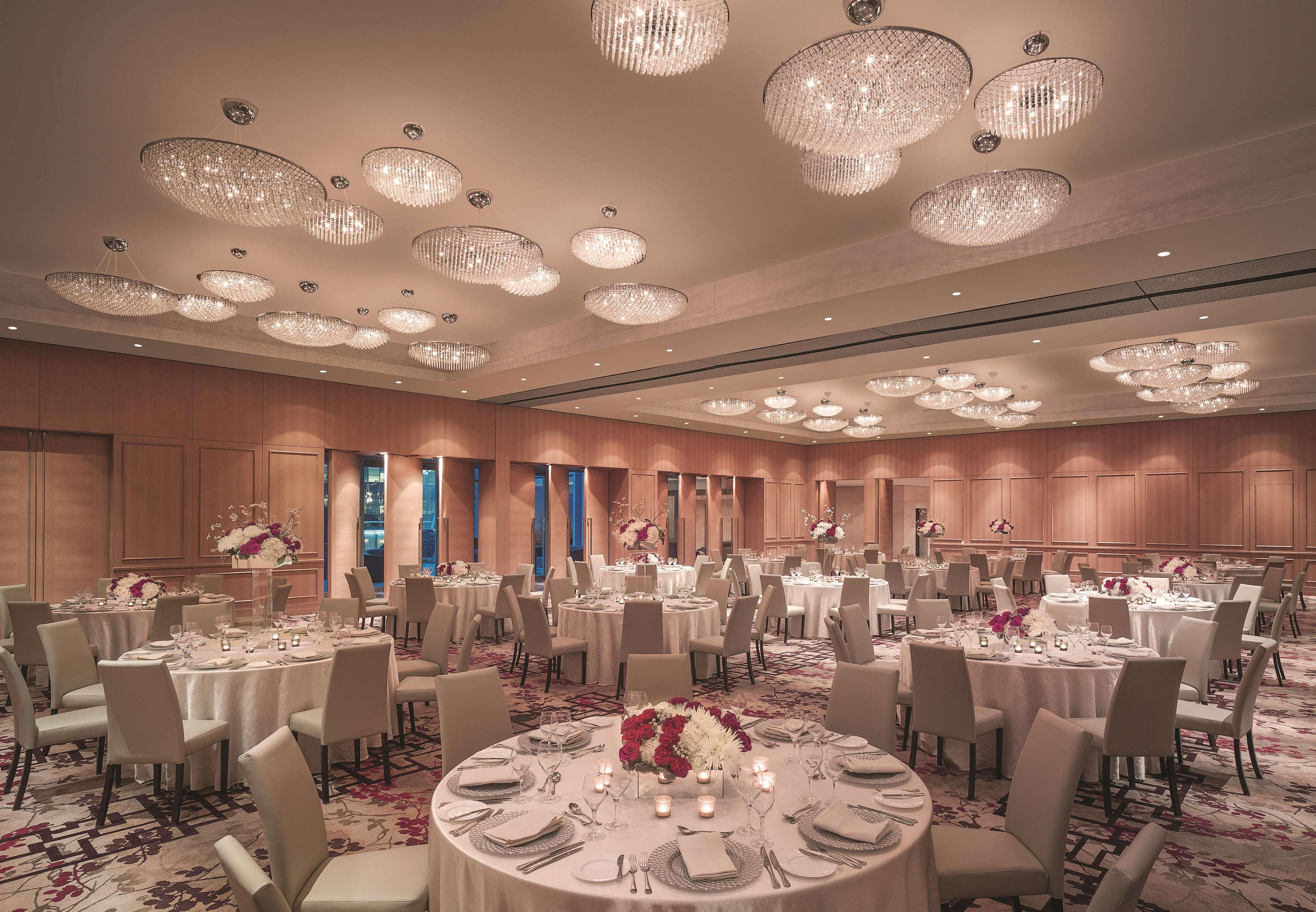 Shangri-La Toronto by null