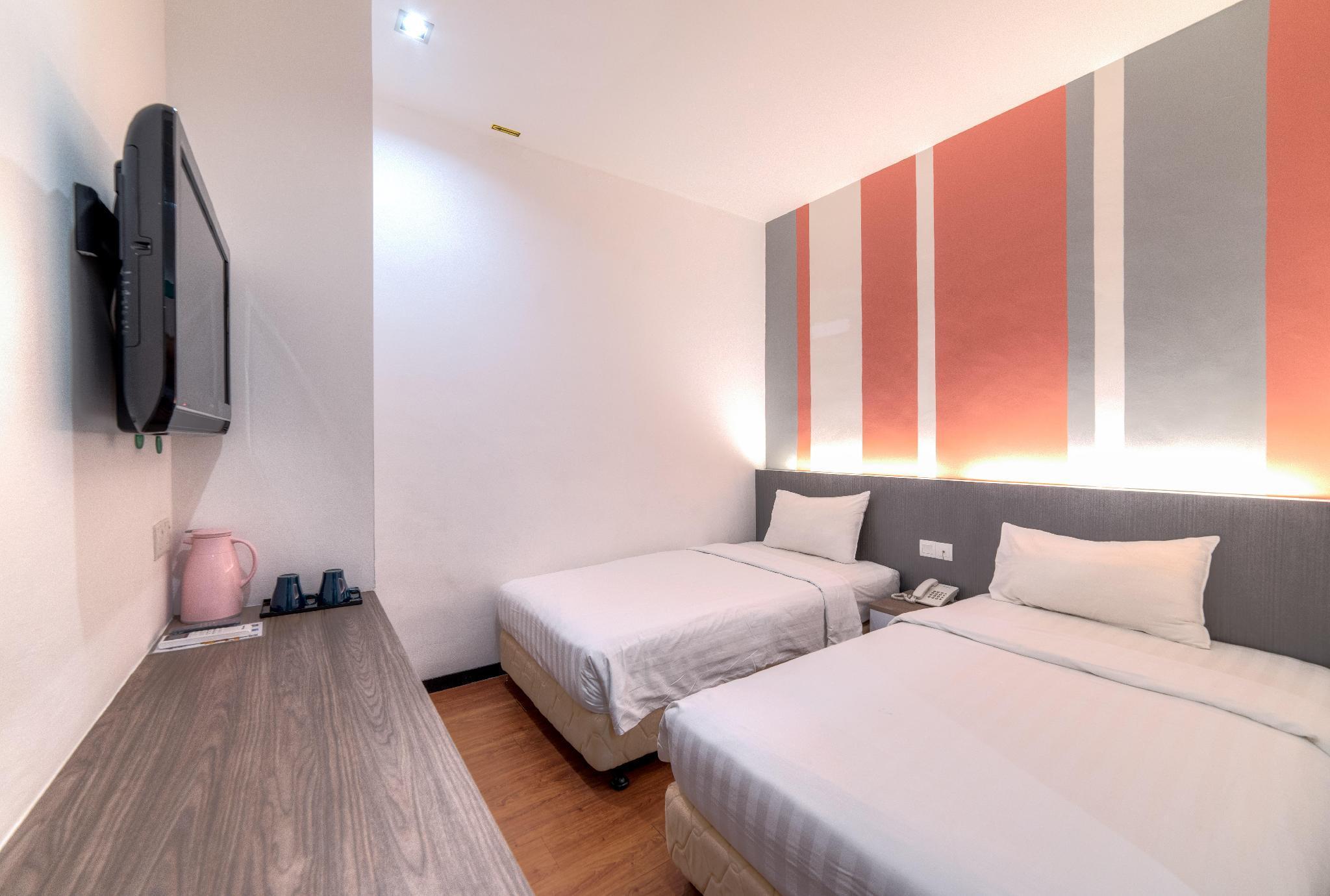 HelicoNia Hotel