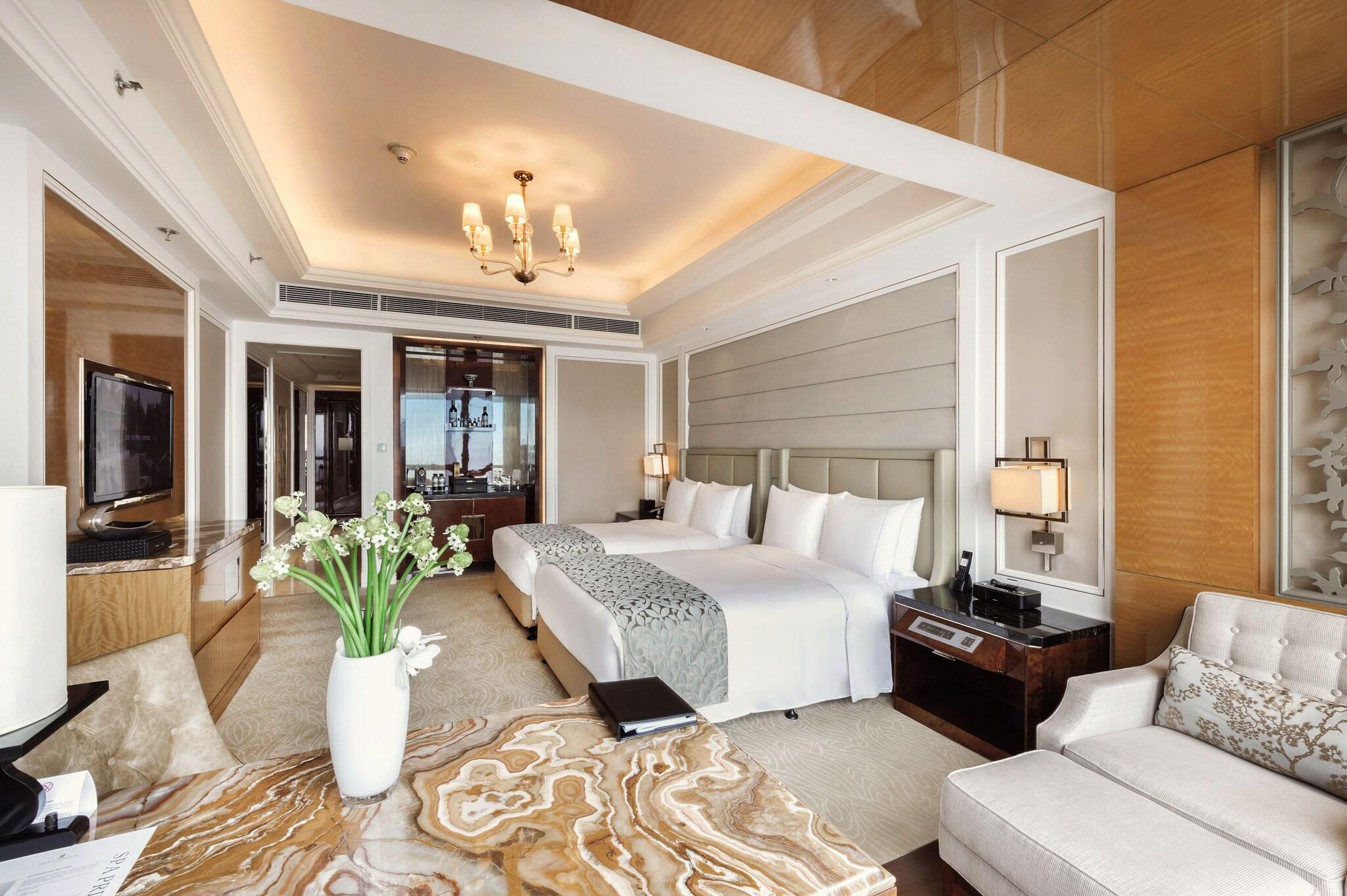 The Ritz-Carlton, Chengdu by null