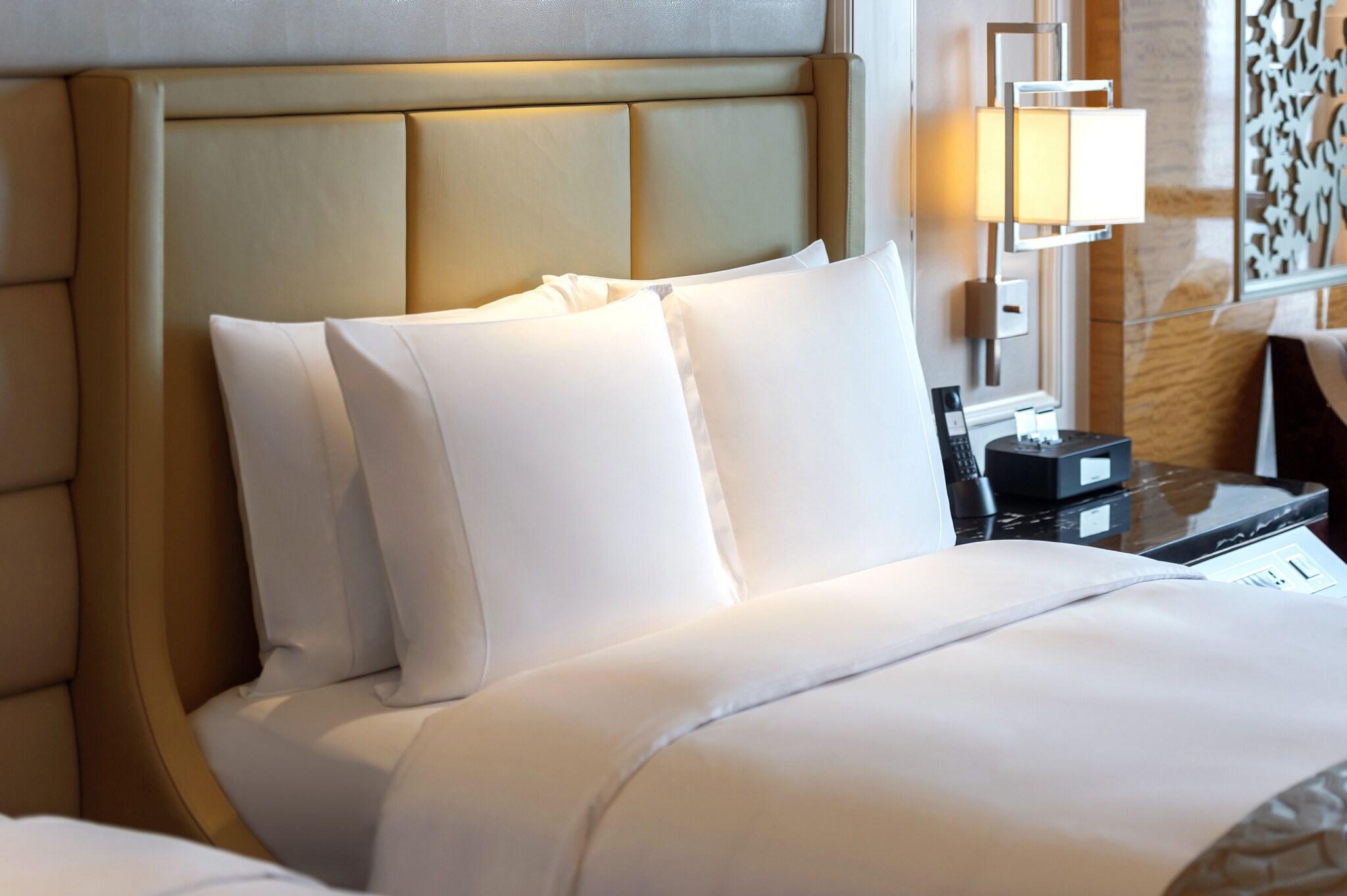 The Ritz-Carlton, Chengdu by null