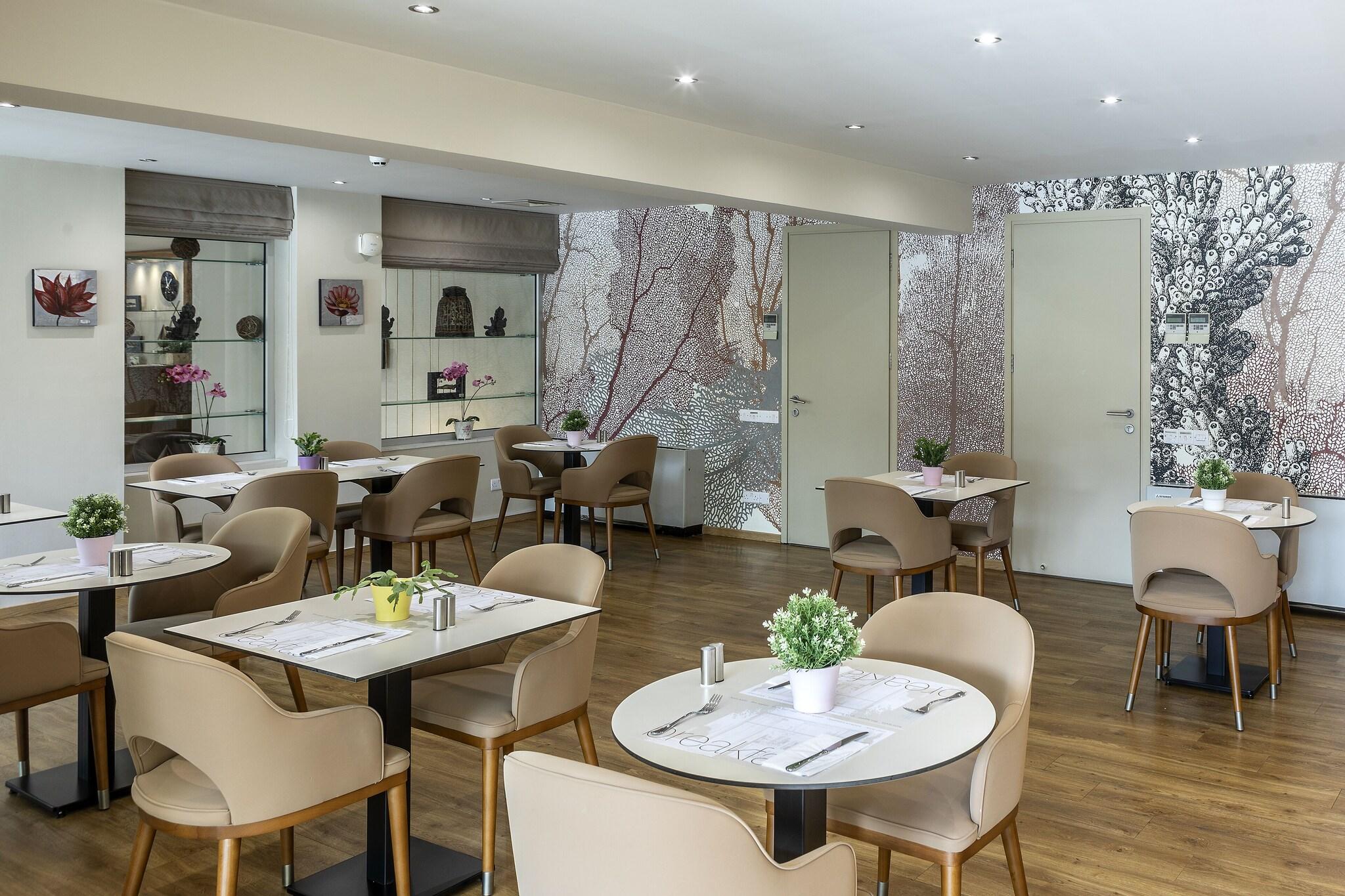 Almond Business Hotel by null