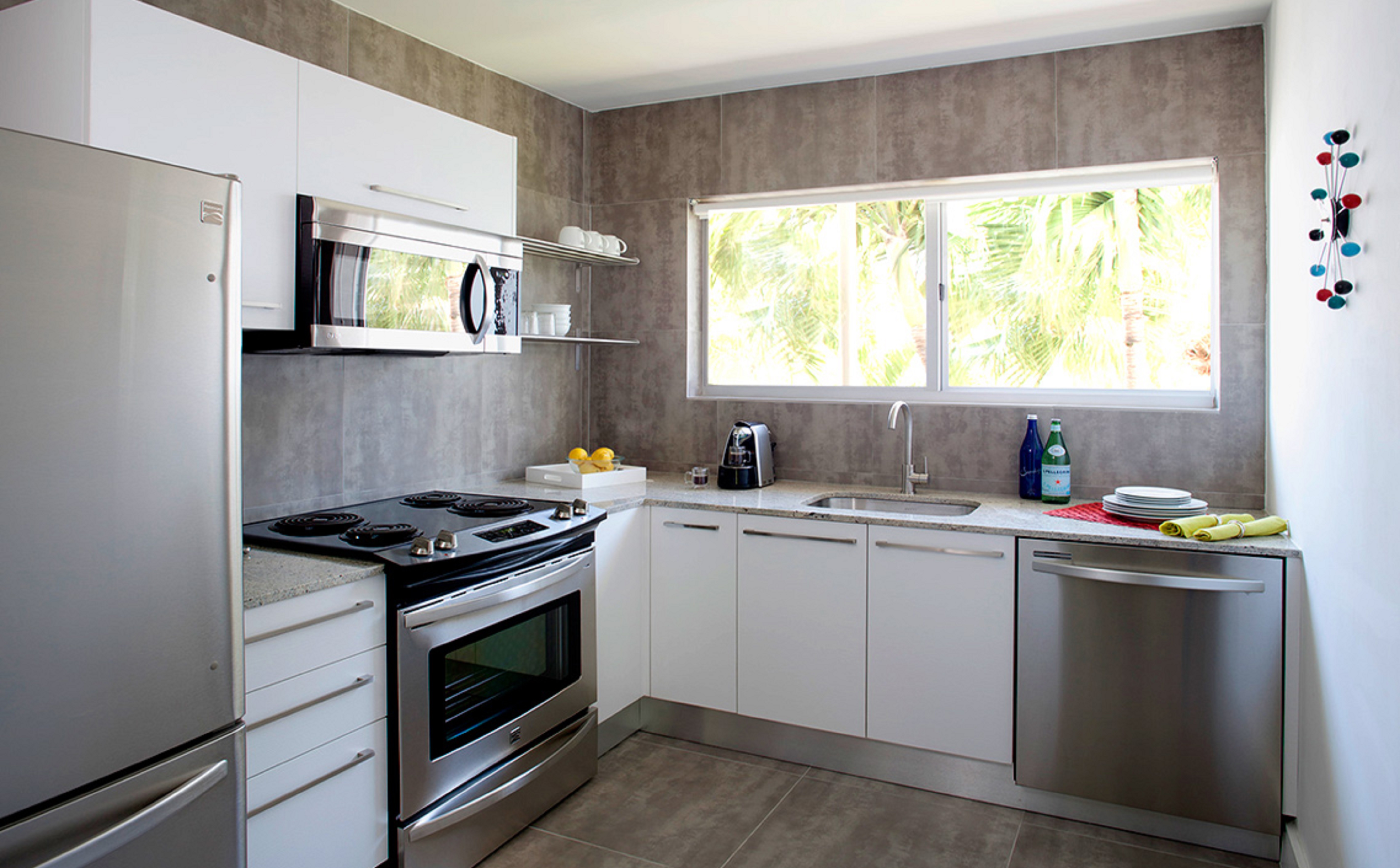 1818 Meridian House by Eskape Collection