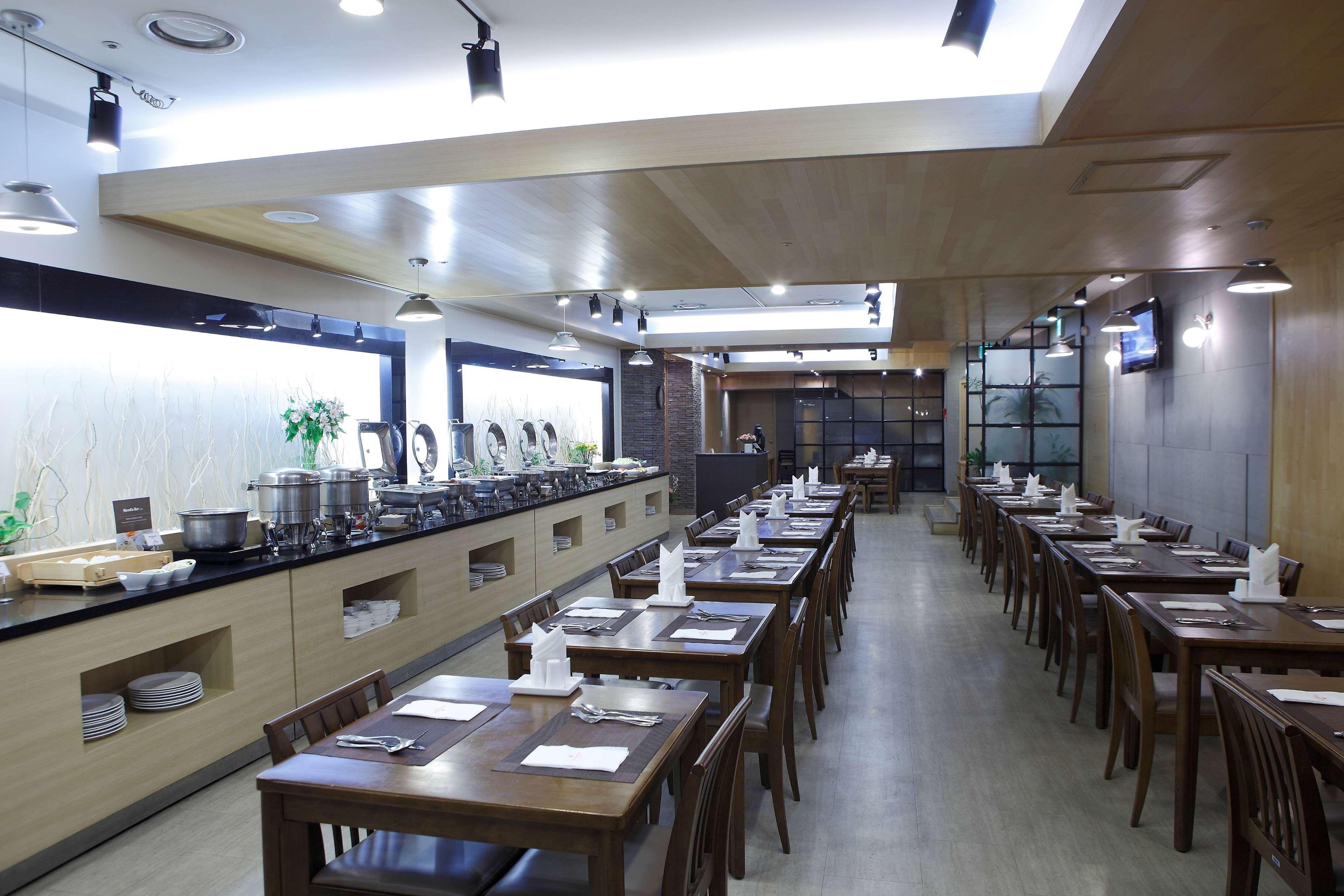 Ramada Dongtan Hotel