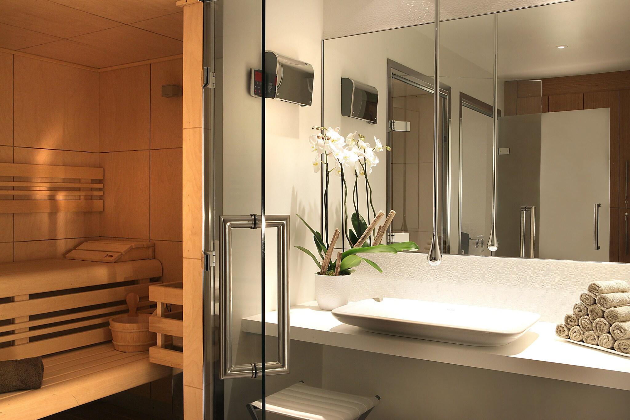 Five Seas Hotel Cannes by null