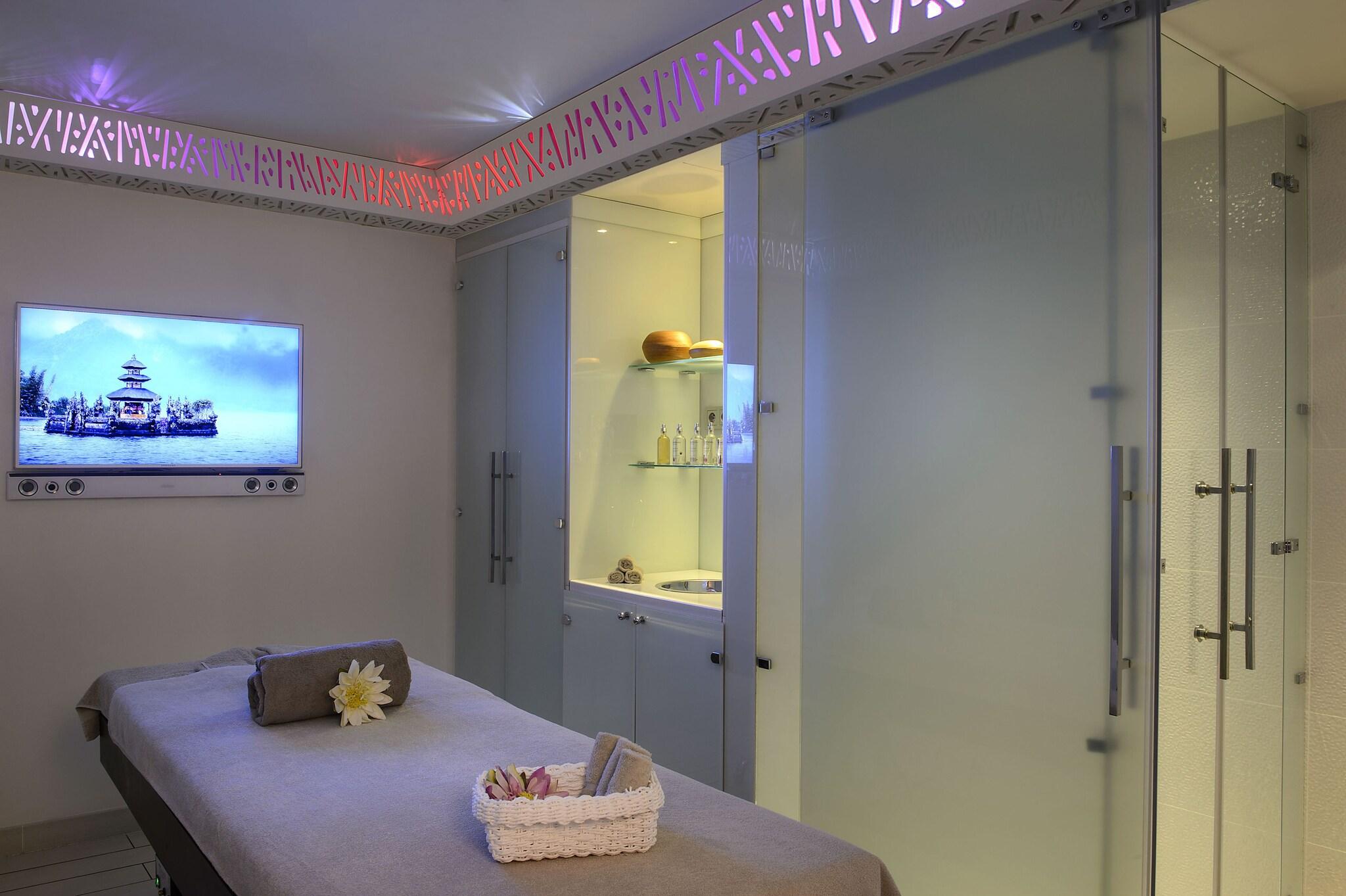 Five Seas Hotel Cannes by null