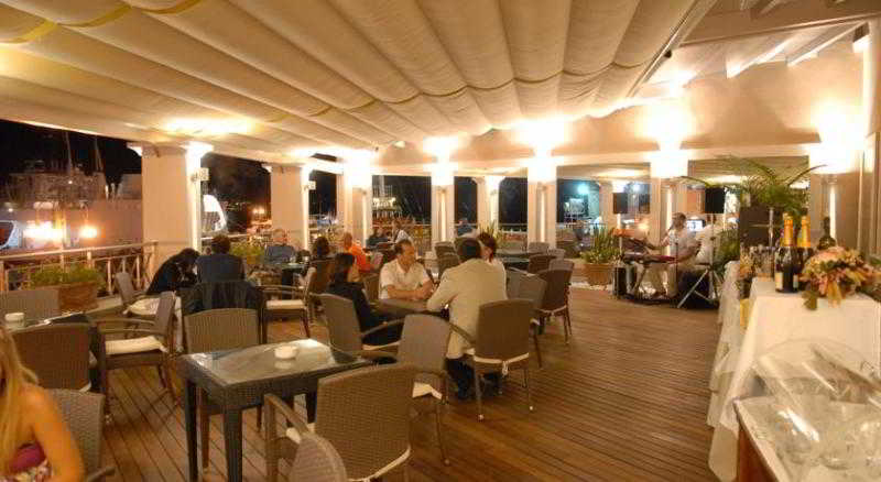 Hotel Excelsior by null