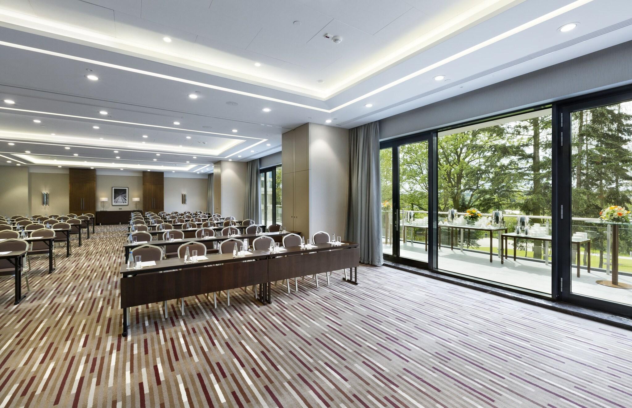 DoubleTree by Hilton Hotel & Conference Centre - фото