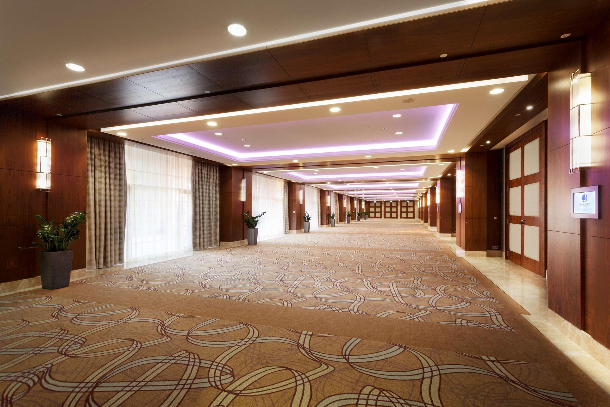 DoubleTree by Hilton Hotel & Conference Centre - фото