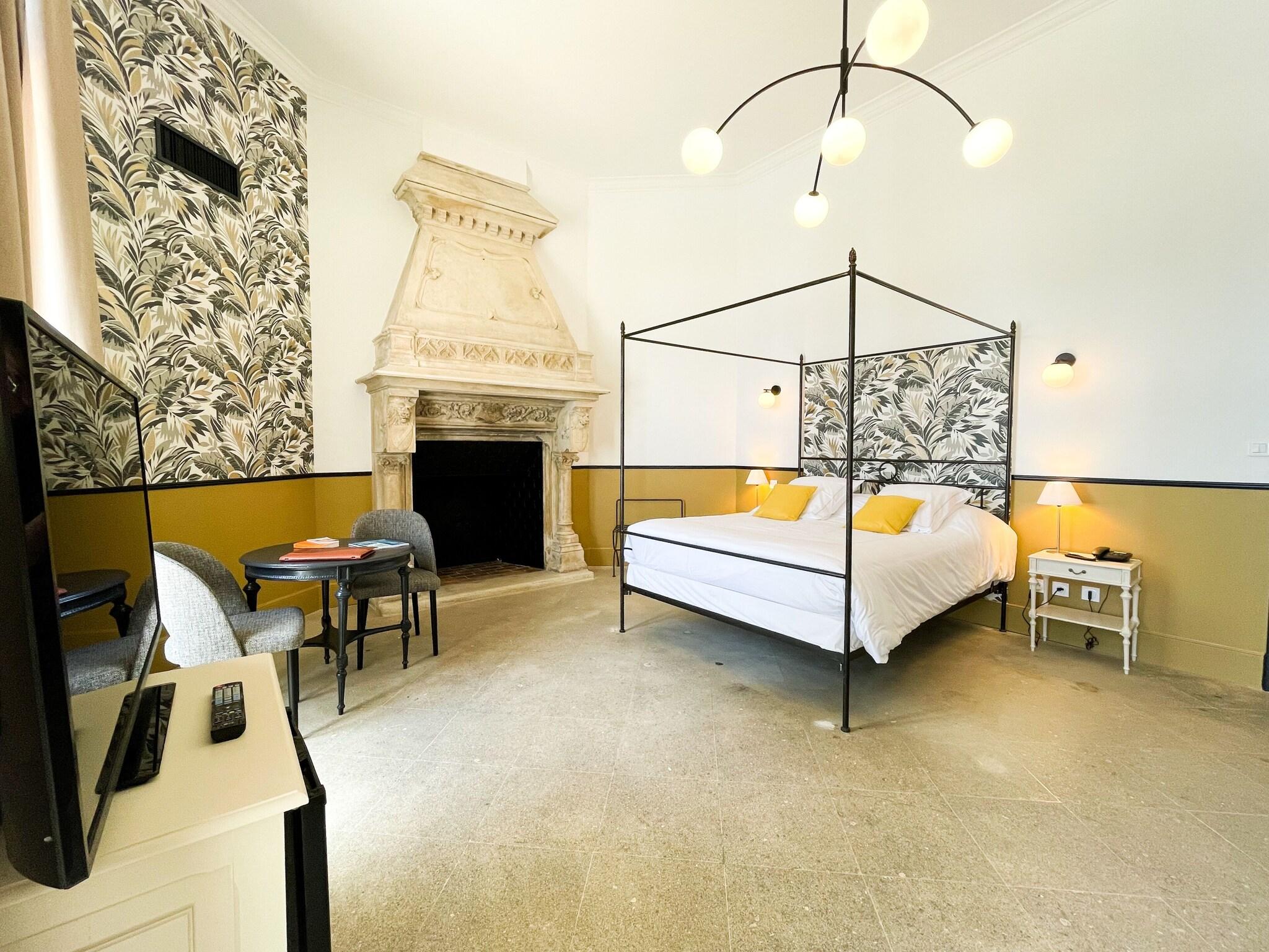 Hostellerie Château des Fines Roches by null