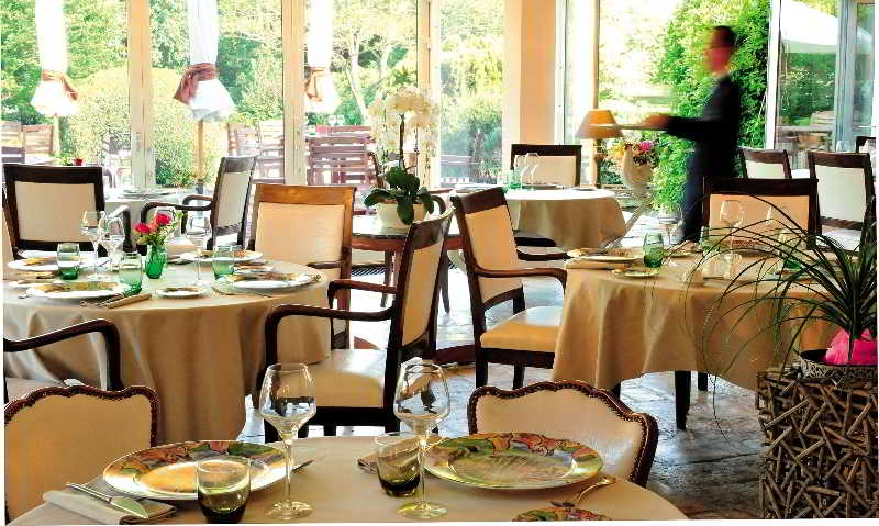 Hotel Restaurant Ricordeau À Loué by null