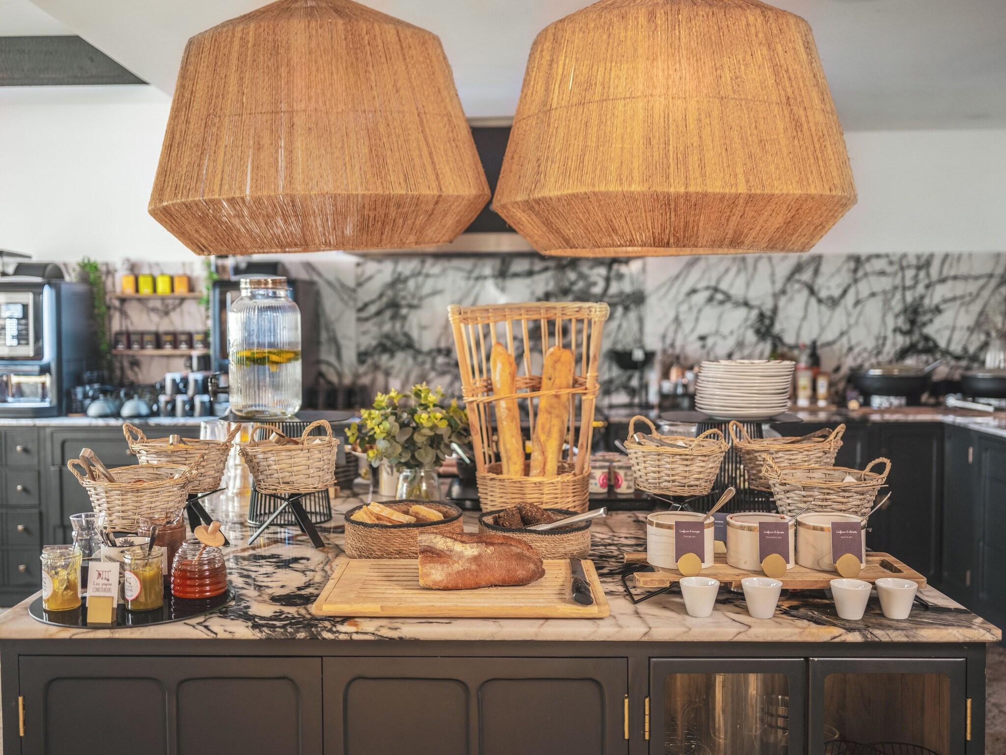 Maisons du Monde Hôtel & Suites - La Rochelle Vieux Port by null