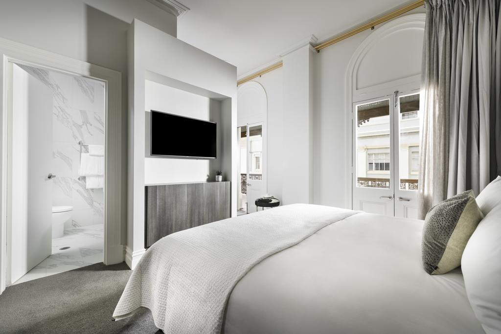 The Melbourne Hotel by null