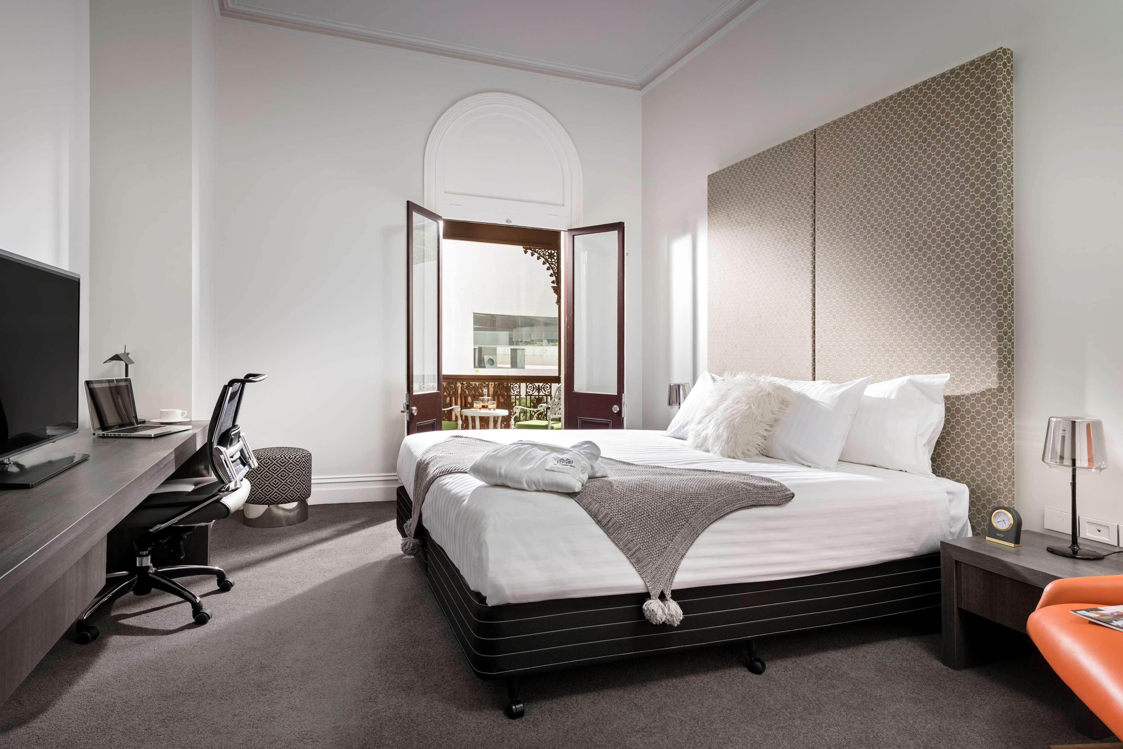 The Melbourne Hotel by null