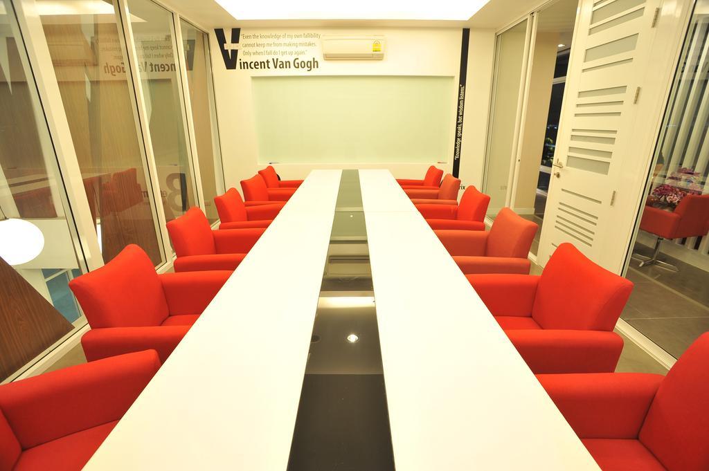 Paeva Luxury Serviced Residence, K. Bang Sao Thon