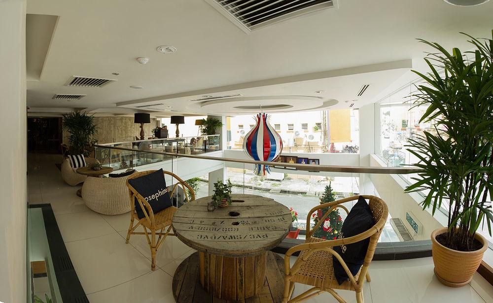 French Hotel by null