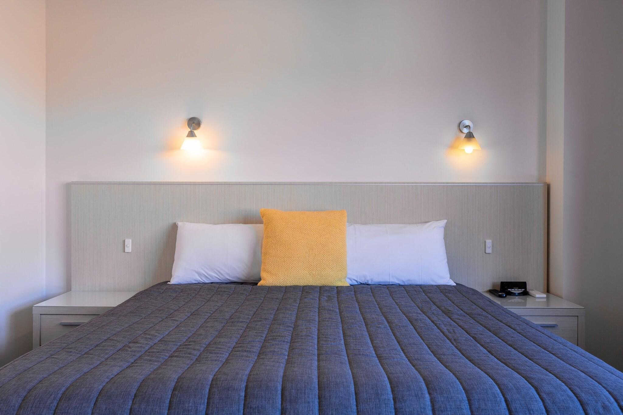 Mayfair Plaza Motel by null
