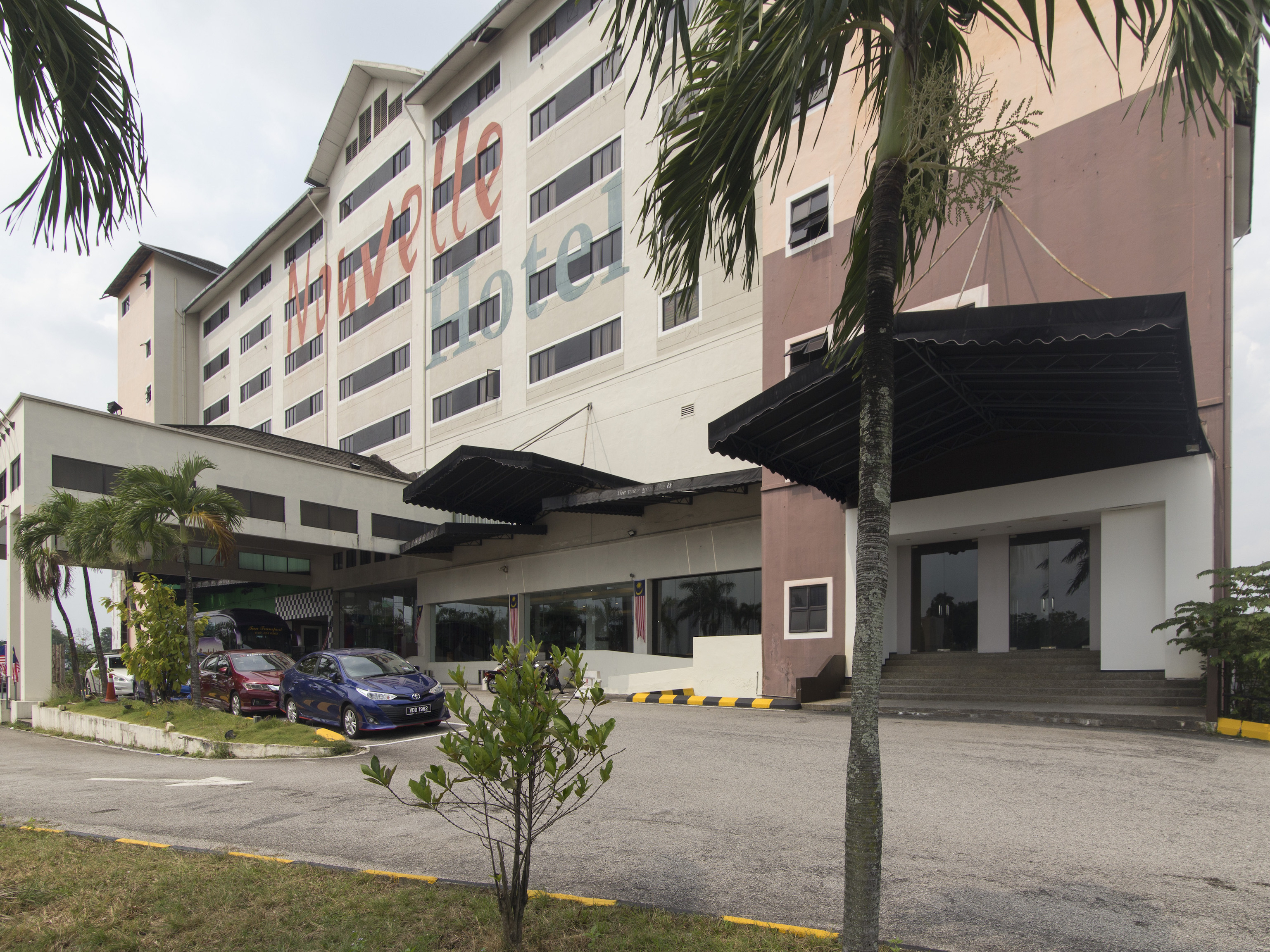 Capital O 89357 Unicorn Hotel