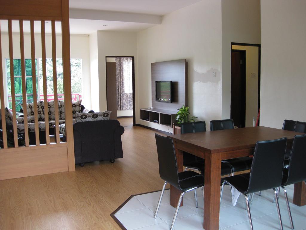 Iris House Resort