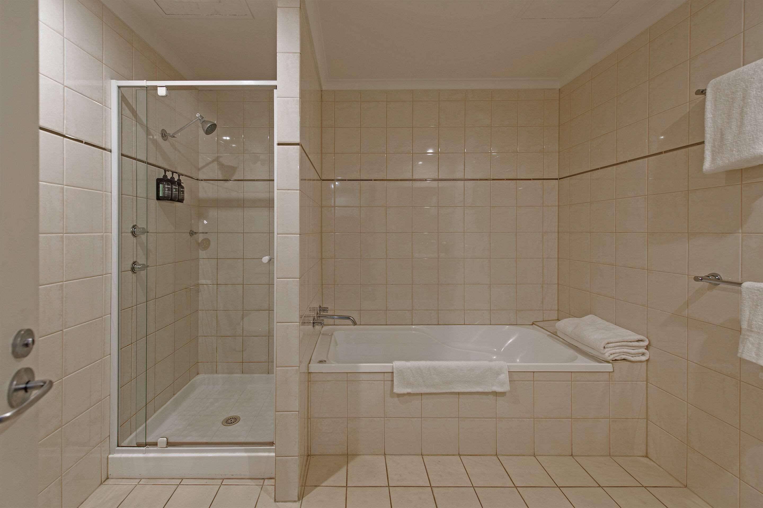 Quality Apartments Adelaide Central by null