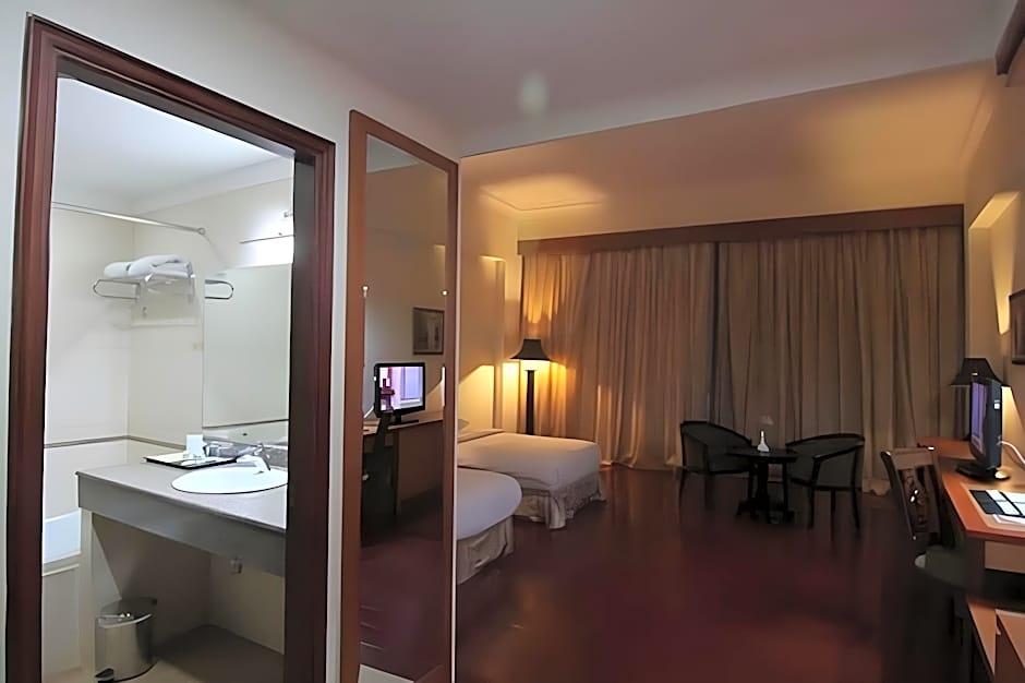 Golden View Hotel
