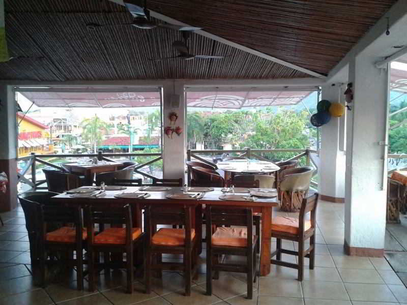 Suites Ixtapa Plaza