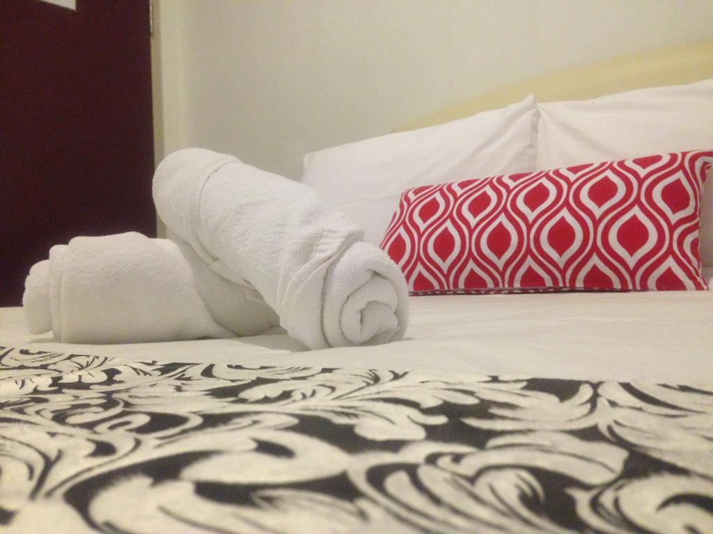 Woodpecker Lodge, Kuching Sarawak. by null