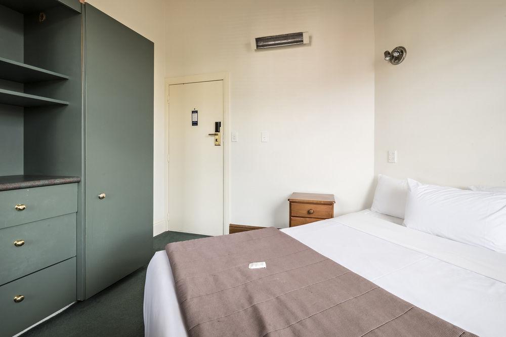 The Cambridge Hotel by null