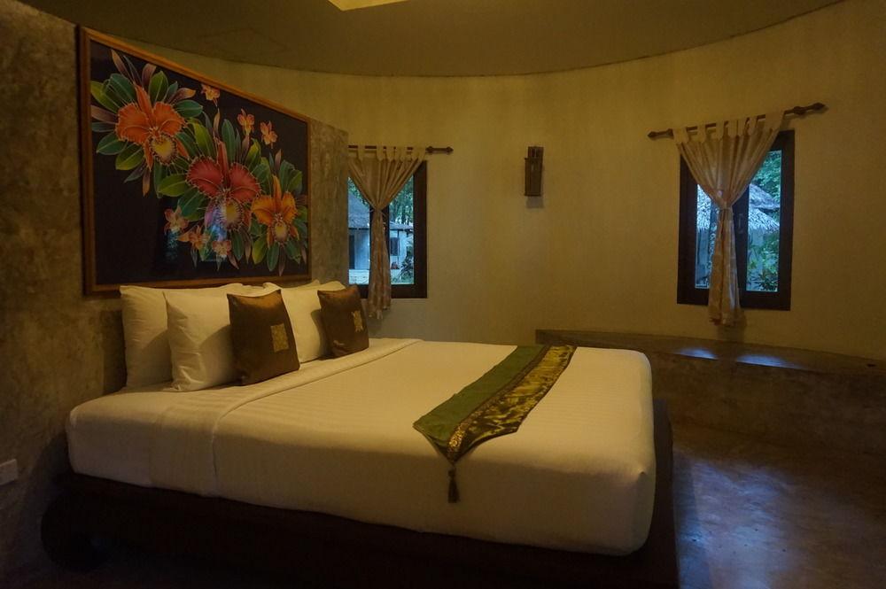 The Tropical Beach Resort