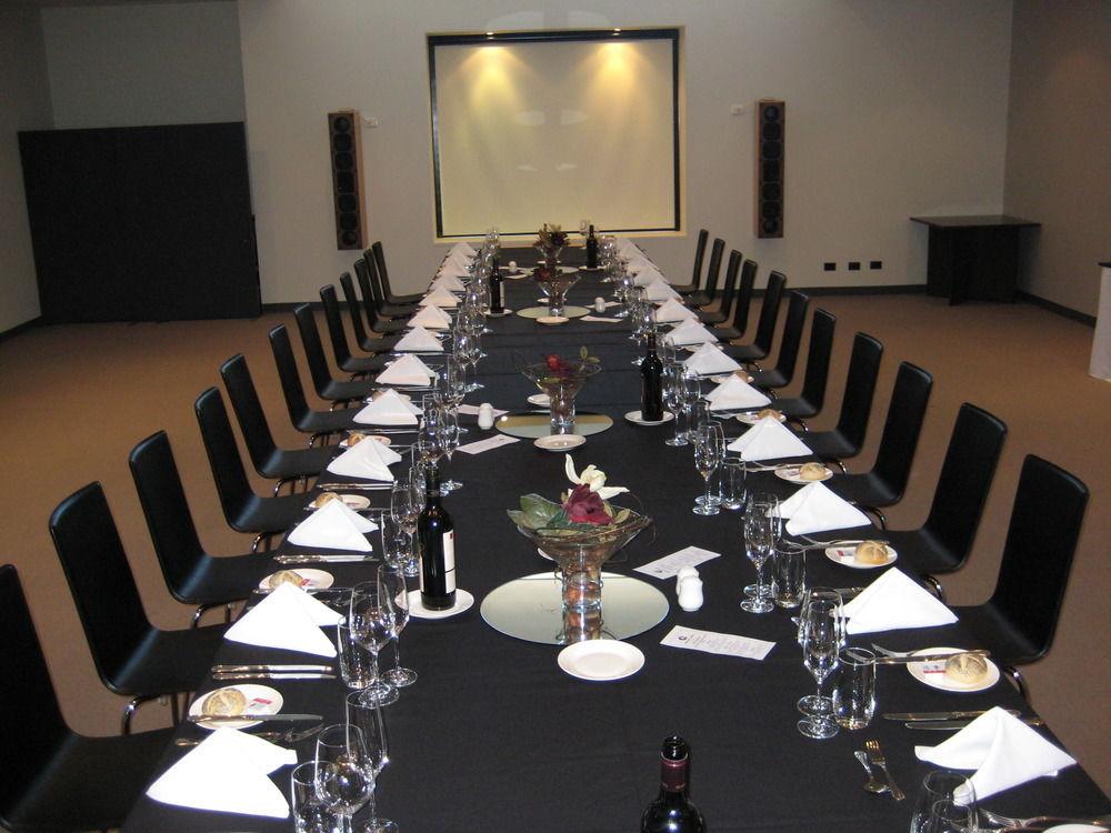 Mawson Lakes Hotel by null