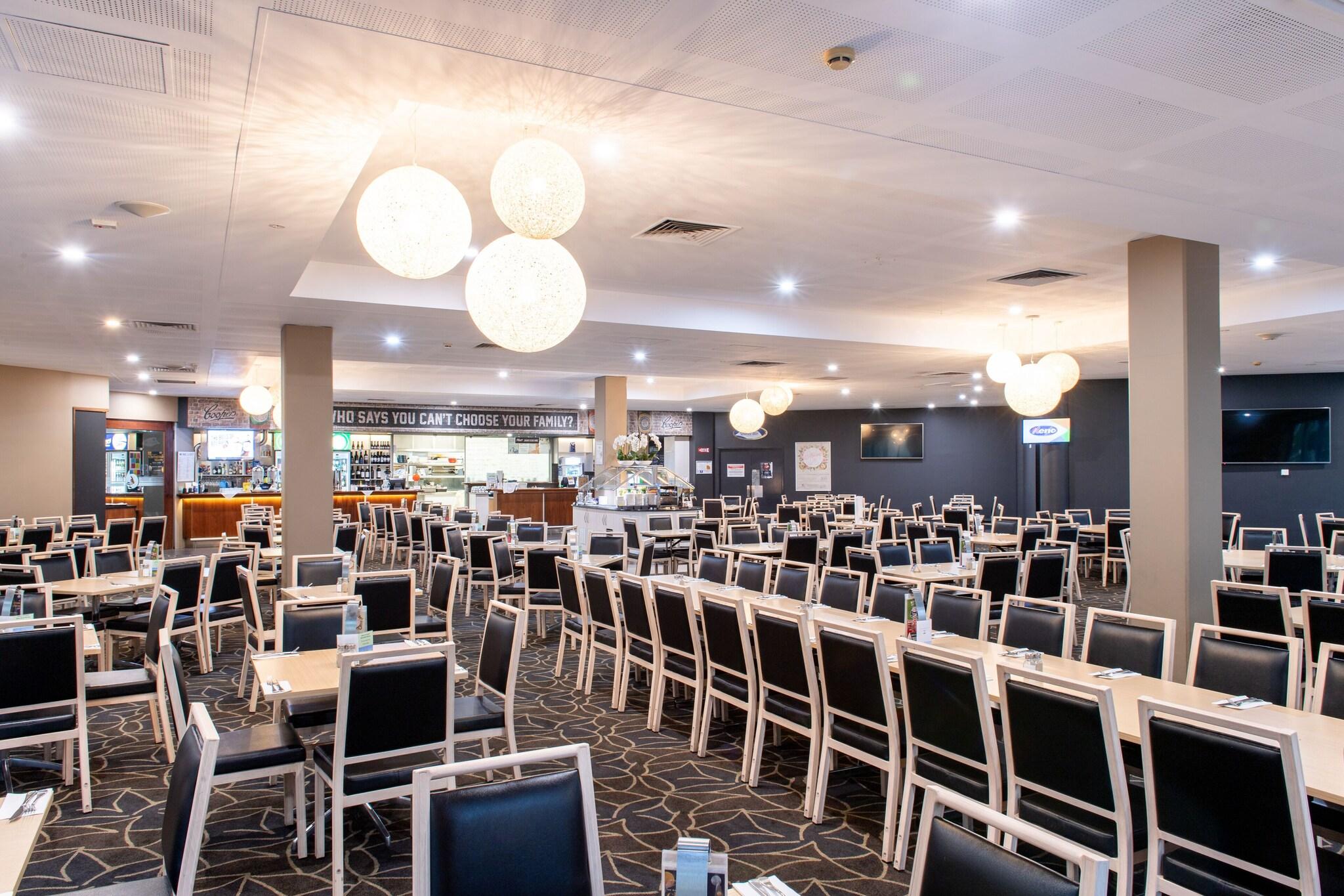 Mawson Lakes Hotel by null
