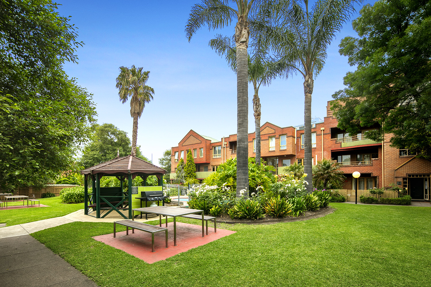 Comfort Apartments Royal Gardens