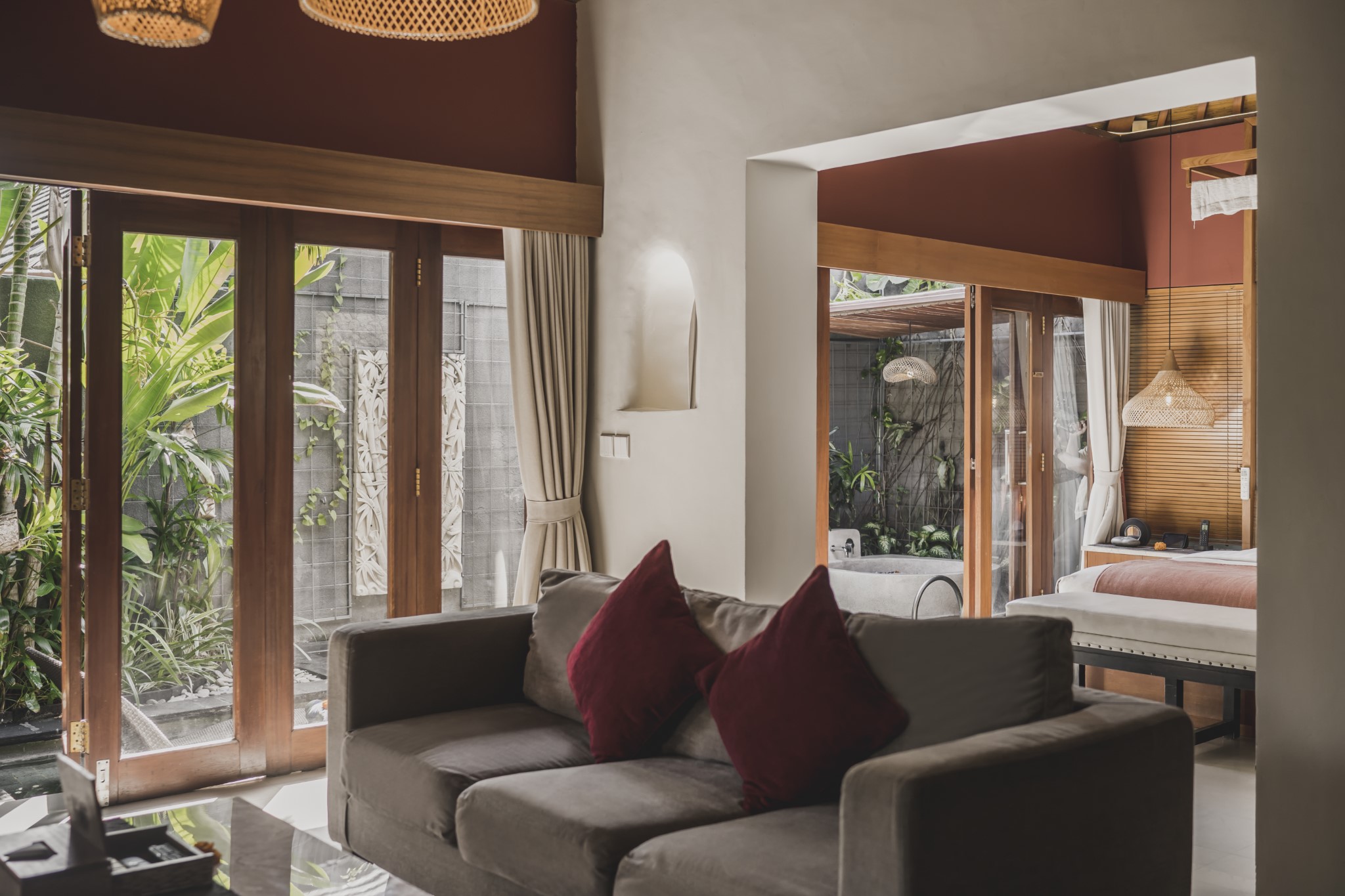 Villa, vue sur la piscine