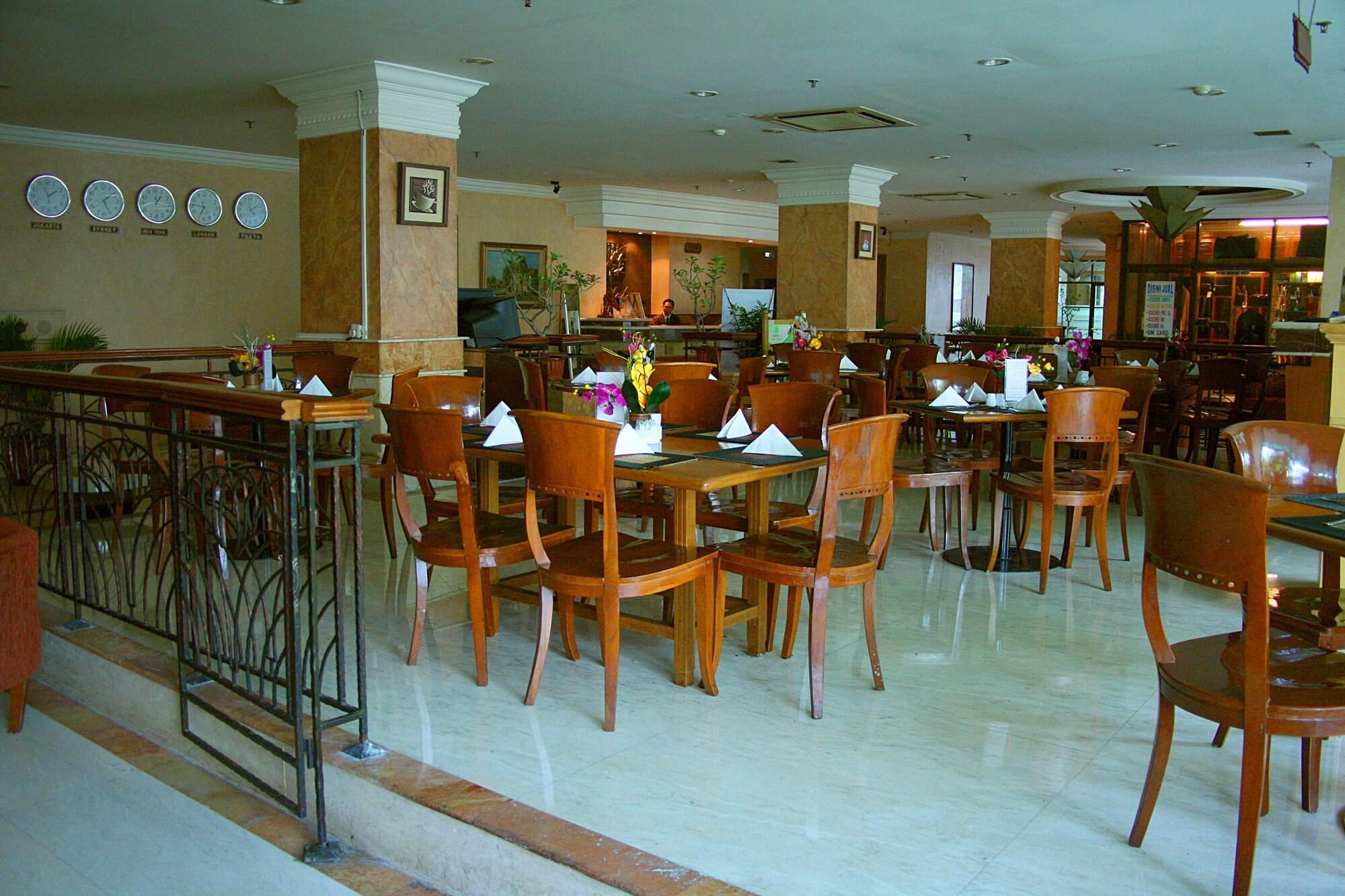Mega Cikini Hotel
