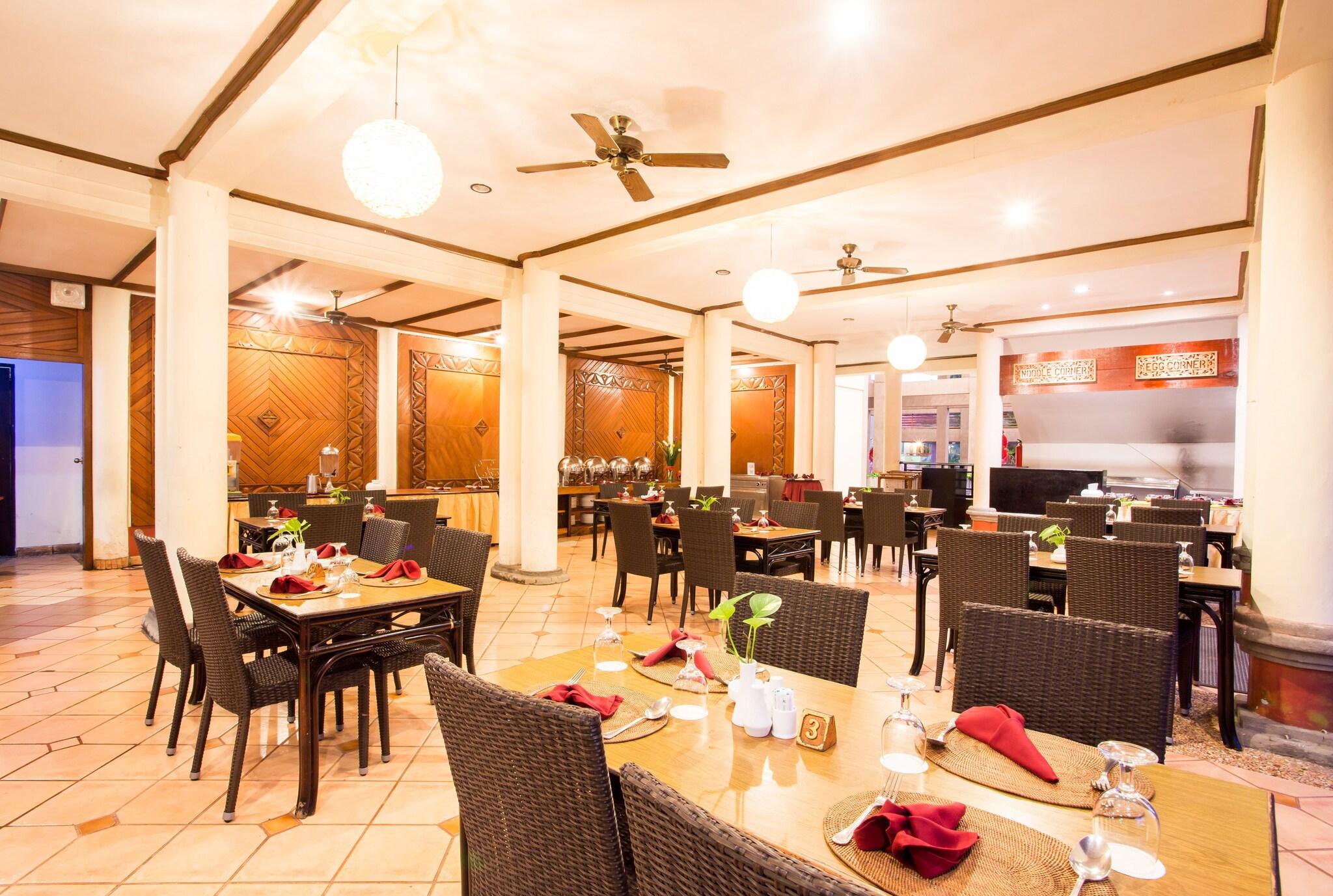 Plagoo Holiday Hotel
