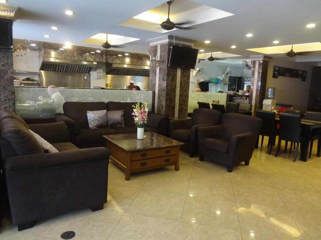 Maleez Lodge