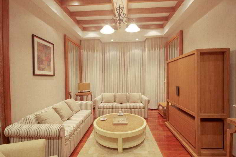 Royal Sammuk Villa