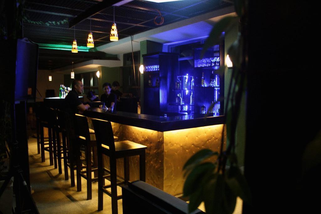 One Tagaytay Place Hotel Suites