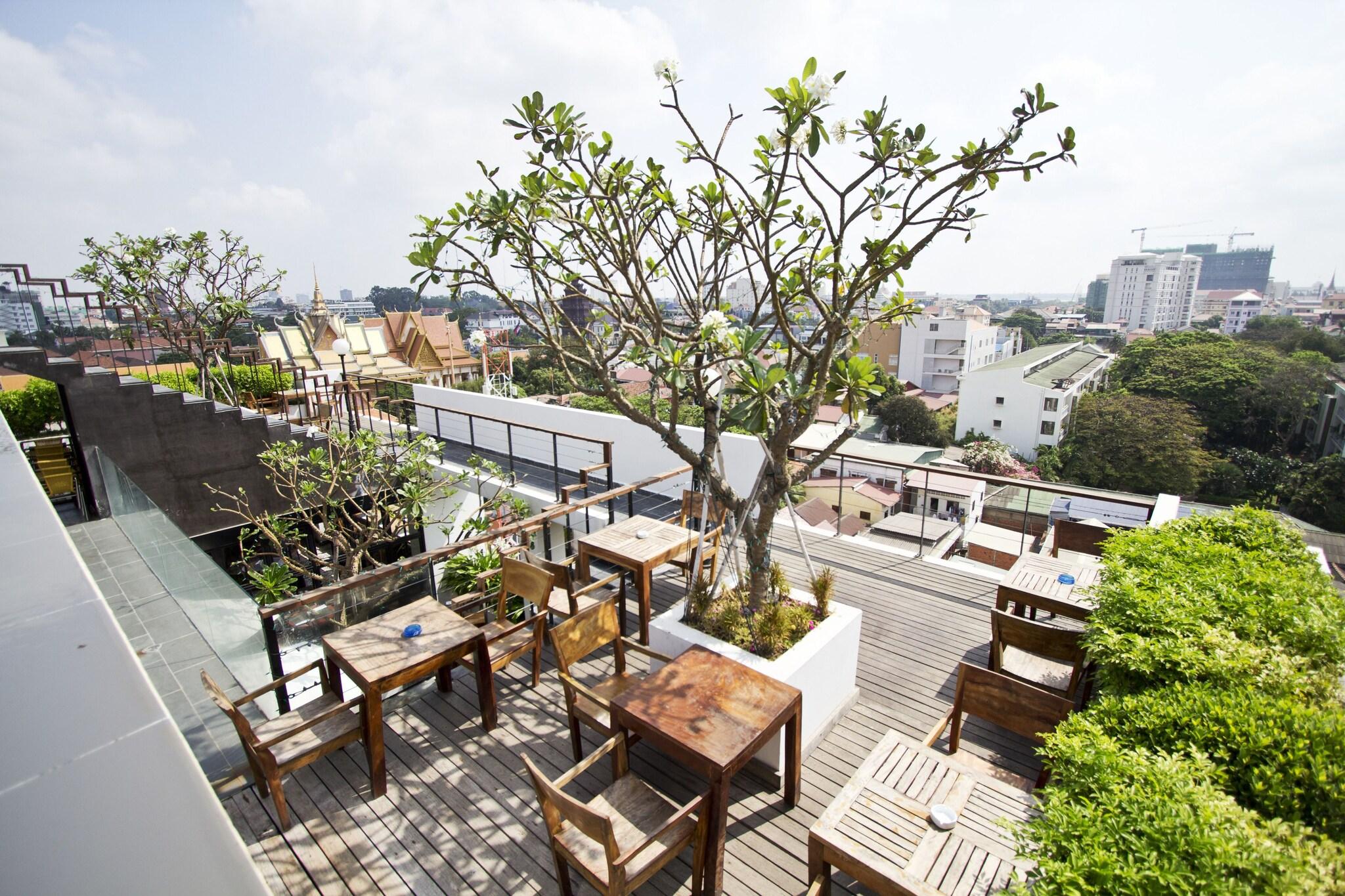 Patio Hotel and Urban Resort by null