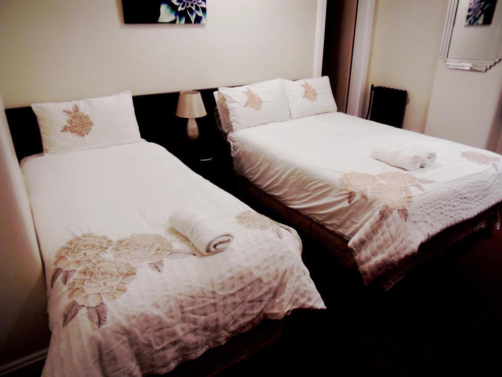 Hotel Waterloo & Backpackers by null