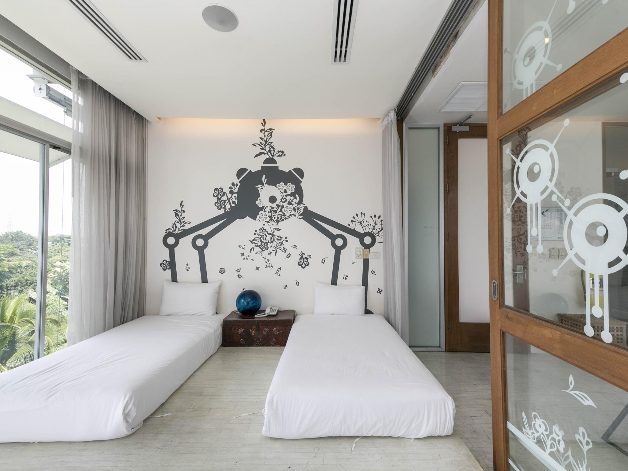 Exterior & Views 1, Refill Now Hostel, Wattana