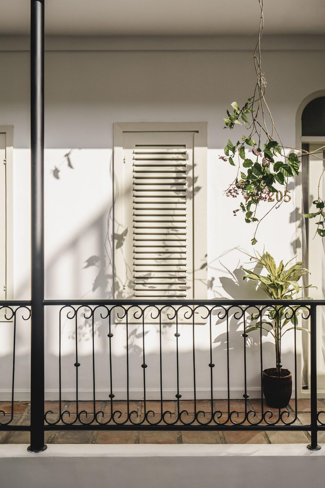 Brown Feather Hotel by null