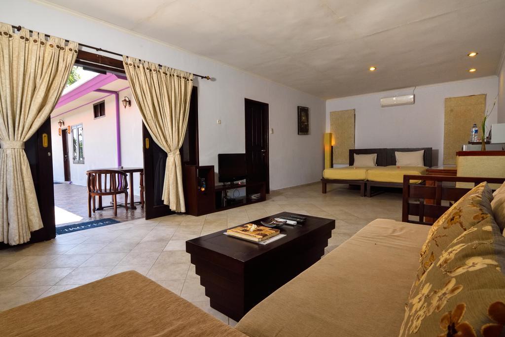 Dolphin Beach Bali Villas