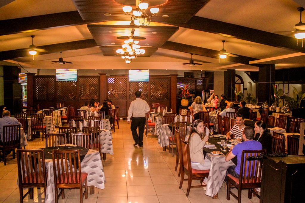 Hotel y Country Club Suerre by null