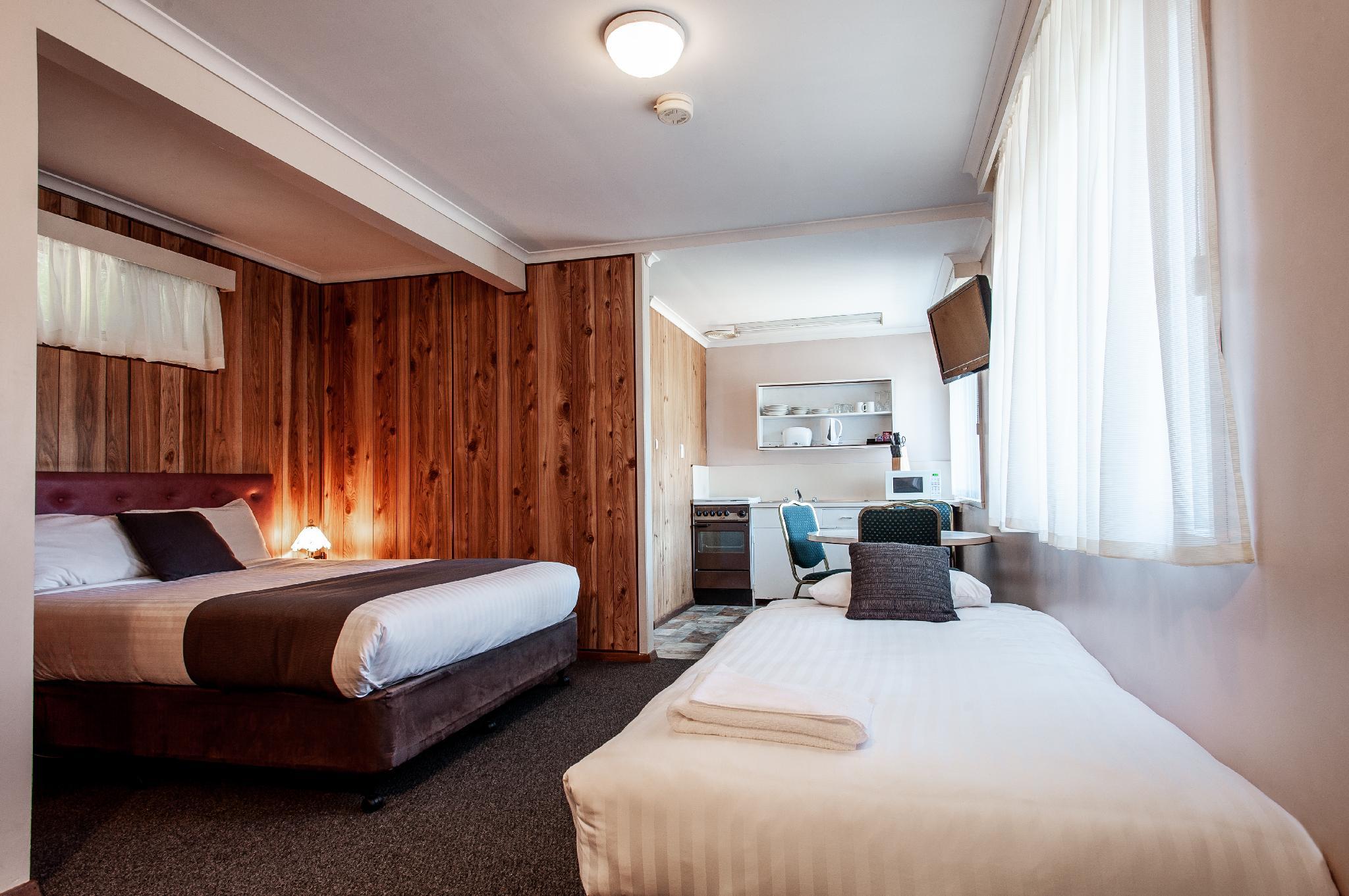 Silver Hills Motel by null