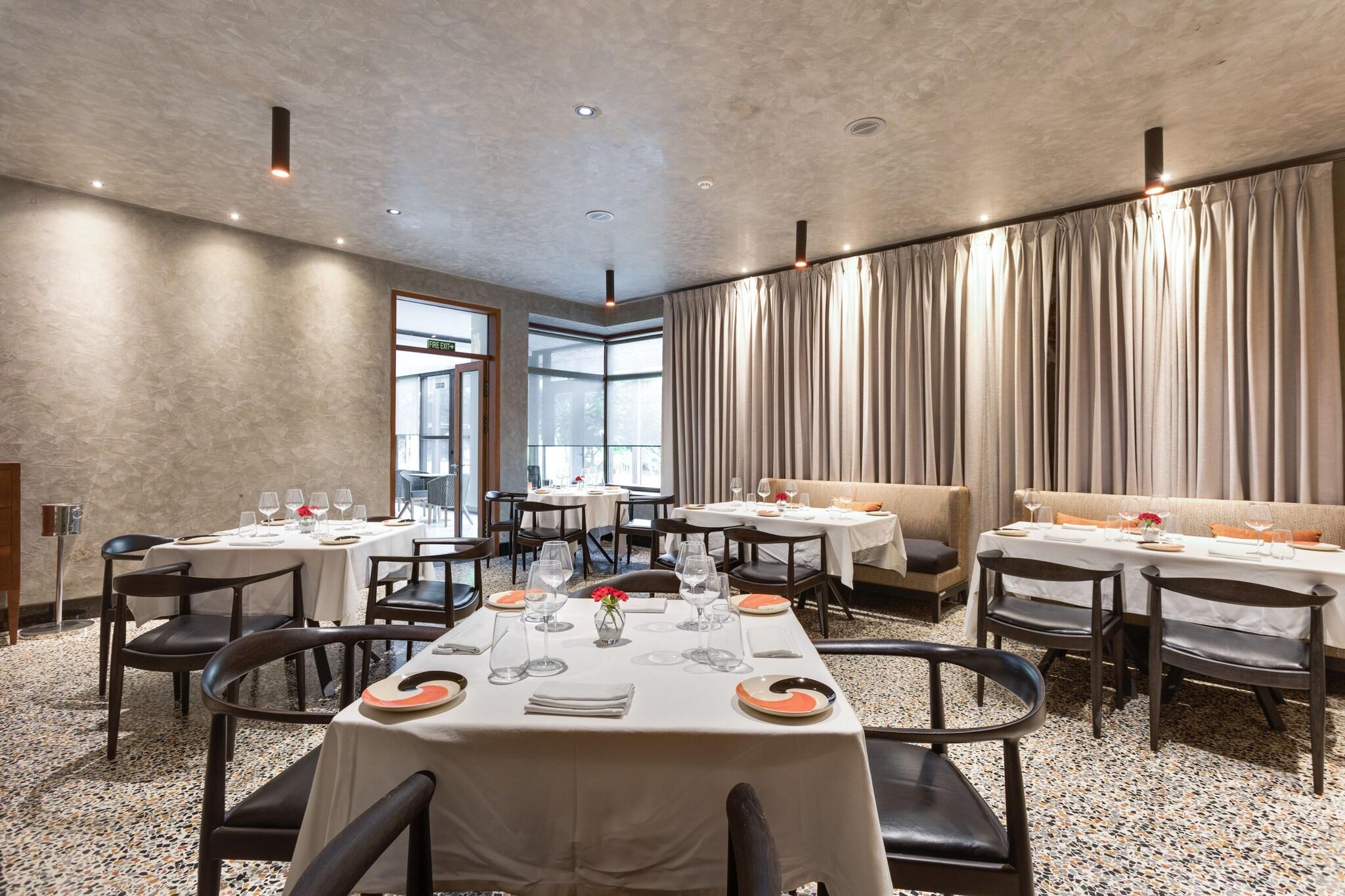 The Manor Hotel by null