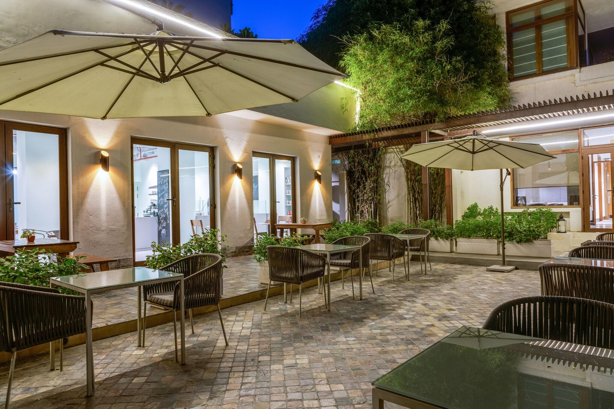 The Manor Hotel by null