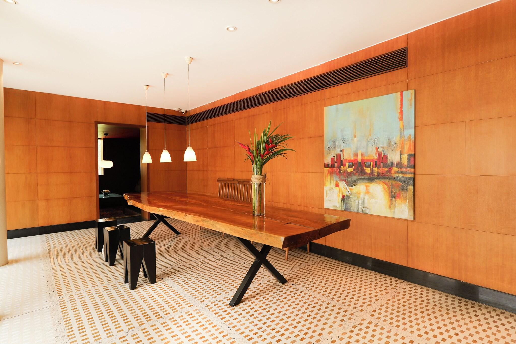 The Manor Hotel by null