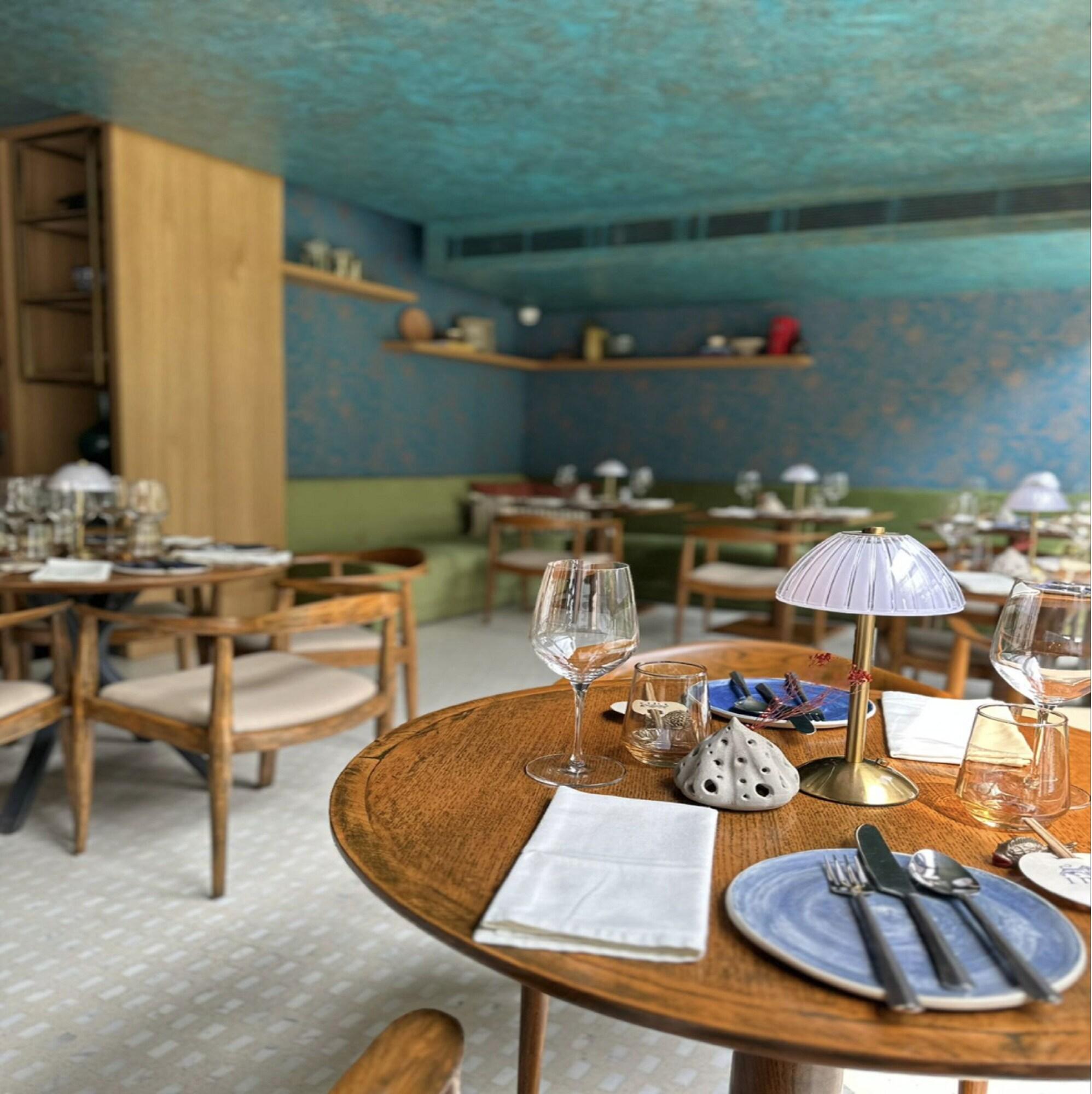 The Manor Hotel by null